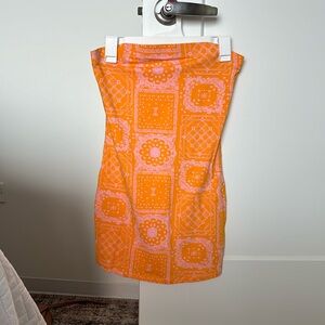 Nordstrom pink and orange stapleless body con